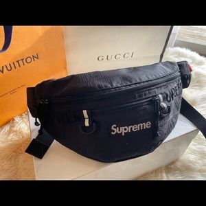 Authentic supreme Fannypack